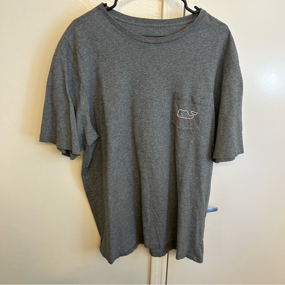 Vineyard Vines Bearded Santa Happy Holidays Gray Short Sleeve Tee Size XL - Picture 2 of 5